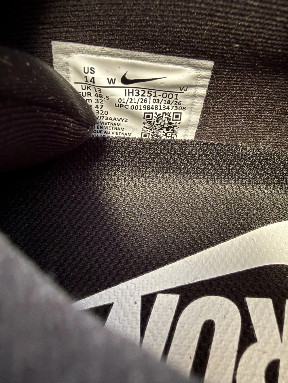Men’s Size 14 WIDE Nike Vomero Plus Black White Wide Running Shoes IH3251-120